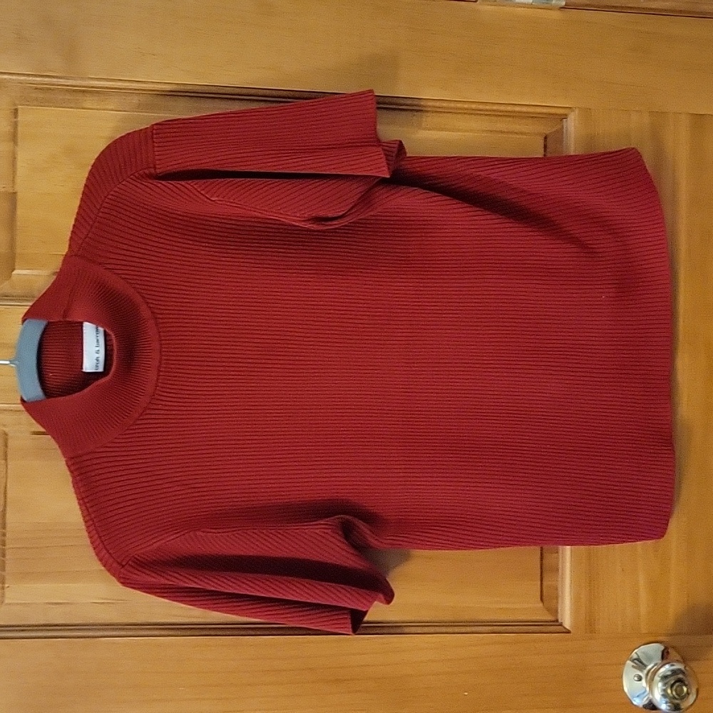 Short sleeve turtle neck top